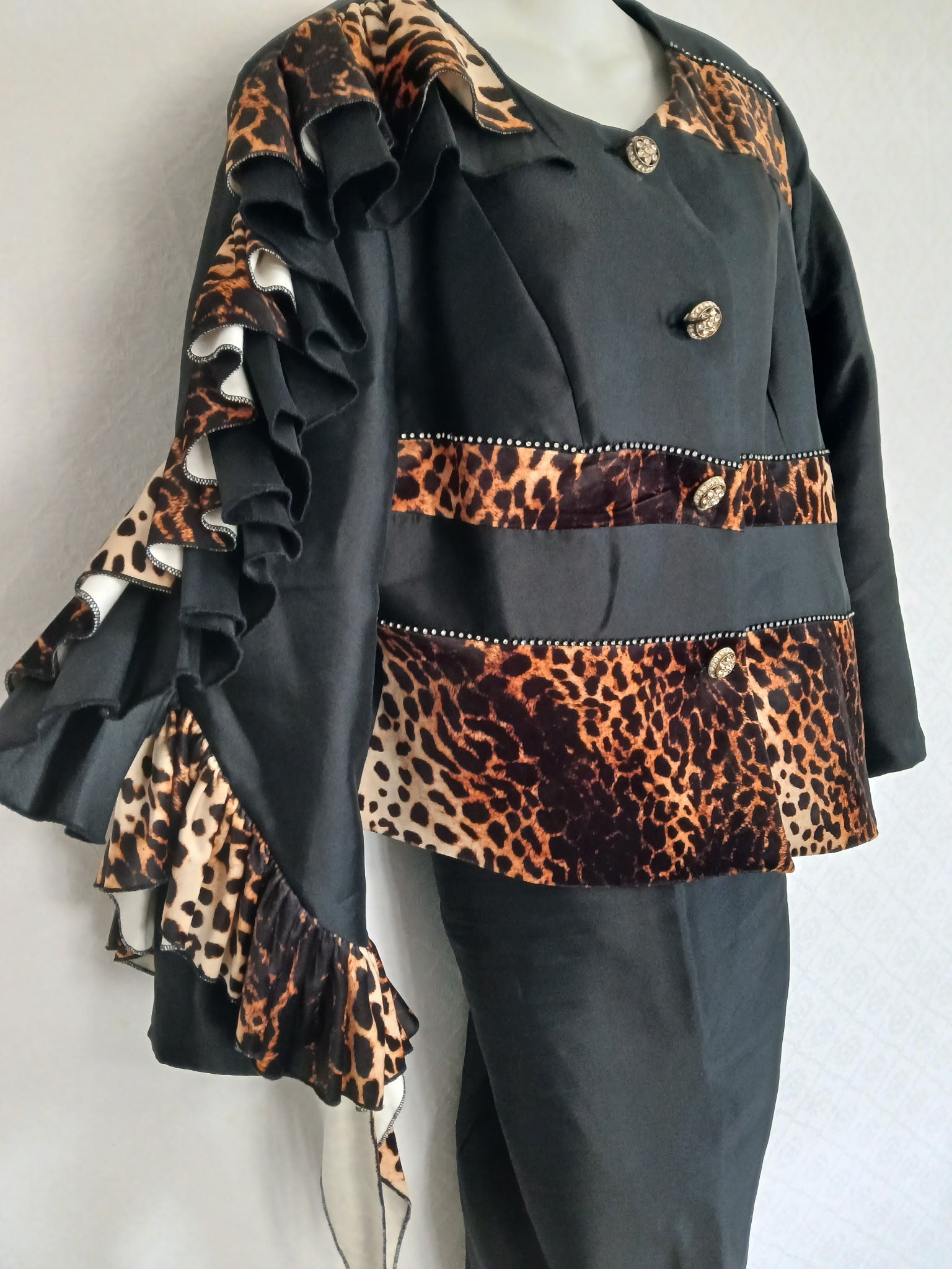 Donna Vinci Black and Bronze 2 Piece Suit